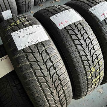 2 x Tyfoon 225-65-17 Winterbanden 6,5mm, Gebruikt, 17 inch, Band(en), Personenwagen