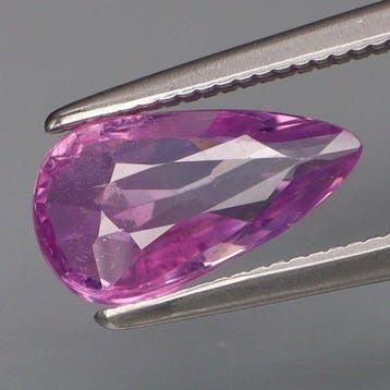 1 pcs Paars, Roze Saffier - 1.60 ct - International, Nieuw