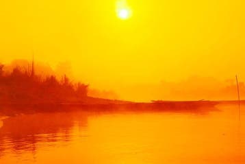 Viet Ha Tran - Yellow morning in Nepal