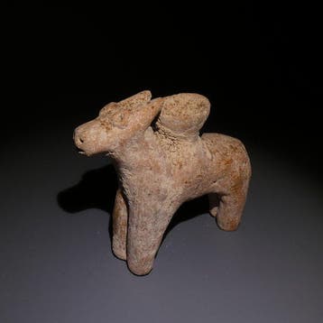 Mesopotamisch Terracotta Dierfiguur. 8,5 cm lang., Verzamelen, Mineralen en Fossielen