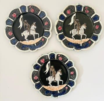 Wandbord (3) - Majolica keramiek - Jeanne D’arc wandborden, Antiek en Kunst, Antiek | Glas en Kristal