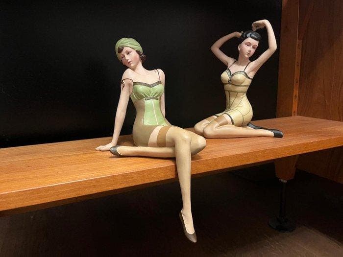 Beeldje - Bad Lady’s (2) - resin, Antiek en Kunst, Kunst | Designobjecten