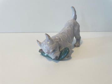 Royal Copenhagen - Figuur - Dog #3476 - Porselein