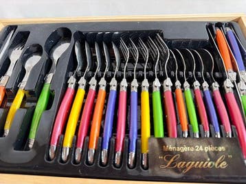 LAGUIOLE - Bestekset (24) - Laguiole - Staal, Plastic