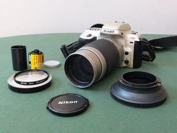 Nikon F50 & AF Nikkor 70-300mm 1:4.5-5.6 G Single lens, Nieuw