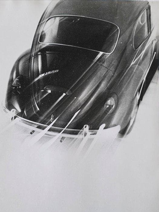 Michael Joseph (1941-) - VW Whizzing off! Volkswagen beetle, Antiek en Kunst, Kunst | Designobjecten