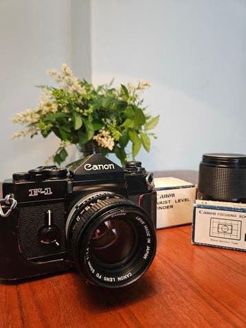 Canon F-1 (Original First Revision) Professional SLR Kit -, Audio, Tv en Foto, Fotocamera's Analoog, Nieuw