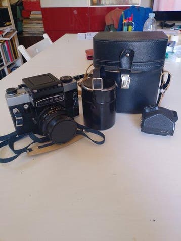 Arsenal Kiev-60 + 2,8/80mm + acc. | Middenformaatcamera, Nieuw