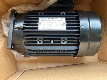 Online veiling: AC motor, MS 90L3-4 S1, Elektromotor, Nieuw
