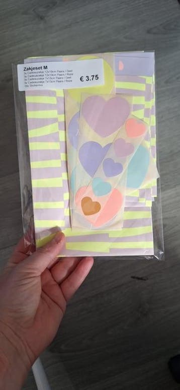 12x zakjes mix neon M cadeauverpakking - inpakpapier - ca..., Ophalen of Verzenden, Nieuw