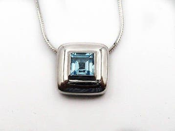 Ketting met hanger - 18 karaat Witgoud Topaas