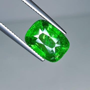 Tsavoriet - 7.50 ct - International Gemological Institute, Nieuw