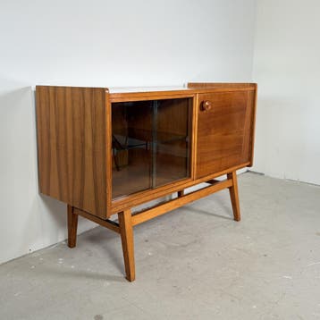 Vintage sideboard/ televisiekast hoogglans noot, Bilea, Huis en Inrichting, 100 tot 150 cm, Vintage, Ophalen of Verzenden, Zo goed als nieuw