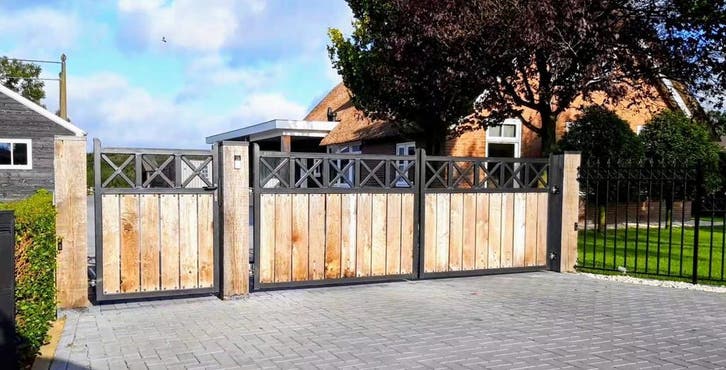 Maatwerk sierhekwerk, hekwerk, toegangspoort, sierpoort etc,, Tuin en Terras, Tuinhekken en Hekwerk, Sierhekwerk, Nieuw, Met poort