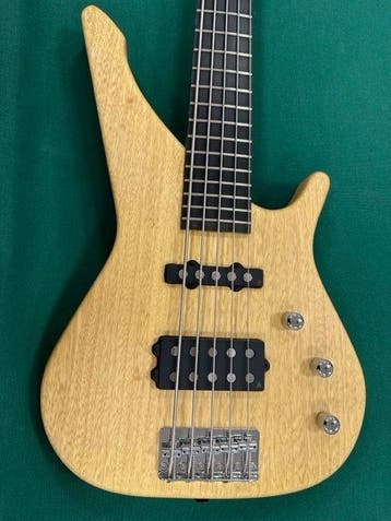 MANNE - Newport BN5 - - 5-snarige elektrische basgitaar -, Nieuw