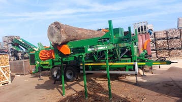 Haardhout zagen en kloven? Zaag-kloofmachines te huur, 6 m³ of meer, Stammen
