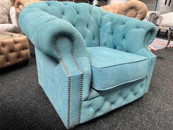 Chesterfield Maarssen !! Blauw suède Chesterfield Fauteuil, Ophalen, Zo goed als nieuw, Leer, CHESTERFIELD