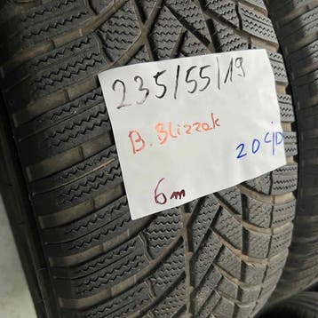 2 x Bridgestone Blizzak 235-55-19 Winterbanden 6mm, Auto-onderdelen, Banden en Velgen, 19 inch, Gebruikt, 235 mm, Band(en)
