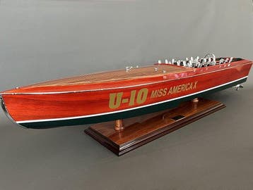 Azimut 1:6 - Tentoonstelling modelboot - Runabout Hydro U-10, Nieuw