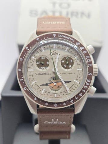 Omega x Swatch - MoonSwatch - Mission to Saturn - Zonder, Sieraden, Tassen en Uiterlijk, Horloges | Heren, Nieuw