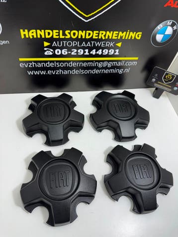 Fiat Ducato bj.2021 set van 4 wieldoppen art.1395792080, Gebruikt