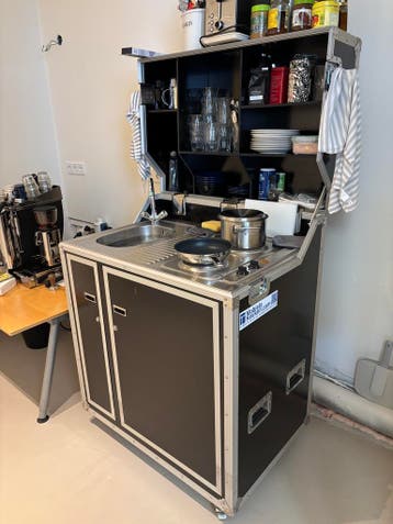 Tijdelijke noodkeuken nodig, voor uw keukenverbouwing?, Gebruikt, Overige kleuren, Enkelwandige keuken, Met kookeiland