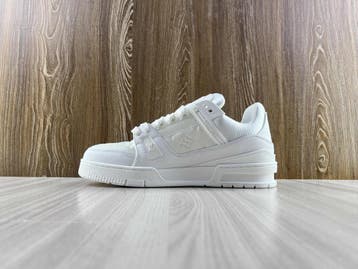 Louis Vuitton Trainer | White, Wit, Nieuw, Ophalen of Verzenden, Sneakers of Gympen