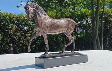 sculptuur, bronzen paardenbeeld in galop in brons, Antiek en Kunst