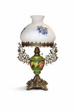 Olielamp - Spelter & Majolica – Rijke bloemendecoratie -