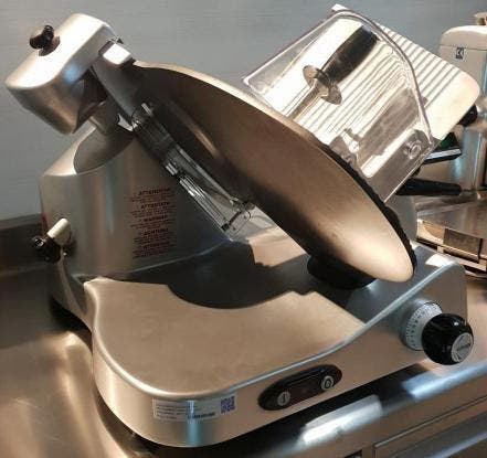 Showroommodel snijmachine Manconi 350 IK Dual, Zakelijke goederen, Horeca | Keukenapparatuur, Gebruikt, Ophalen