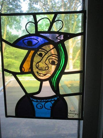 Modern Glas-in-loodraam - Cees Vermeer - 2023 - Vrouw kijkt
