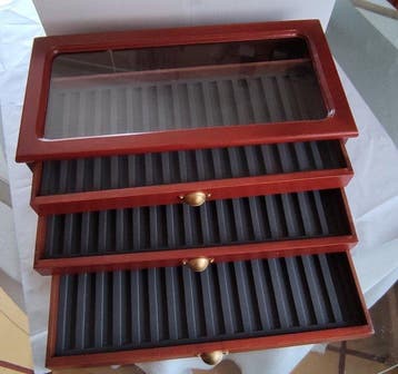 Zonder minimumprijs - Vitrine - Hout, Metaal, Glas, Schuim, Nieuw