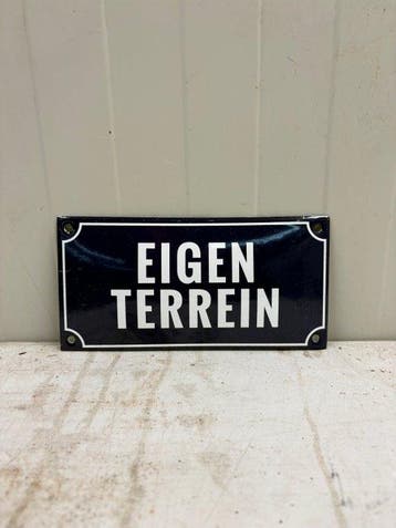 Emaille Bord Eigen Terrein – Zwart-Wit – Klassiek