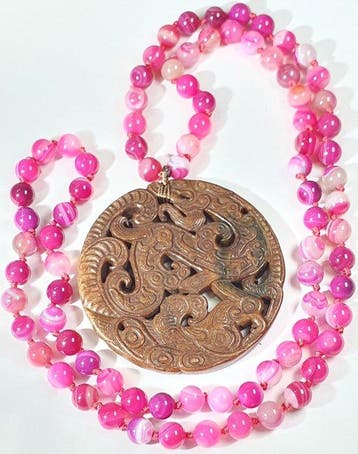 Roze agaat en amulet - Draak en Feniks - Bevordert de