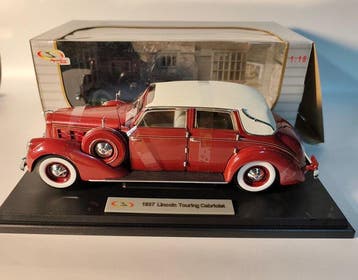 Signature Models 1:18 - Modelauto - 1937 Lincoln Touring, Nieuw