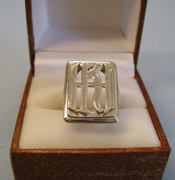 Zonder minimumprijs - Ring Zilver - Monogramring omstreeks, Nieuw