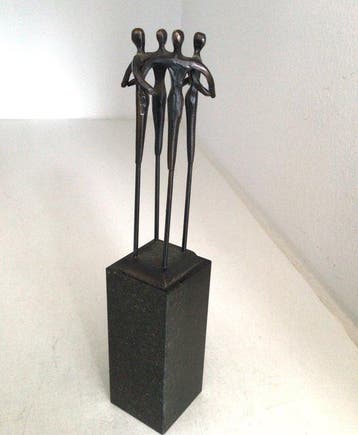 Corry Ammerlaan - sculptuur, “ Hoogstaand geïnspireerd “ -