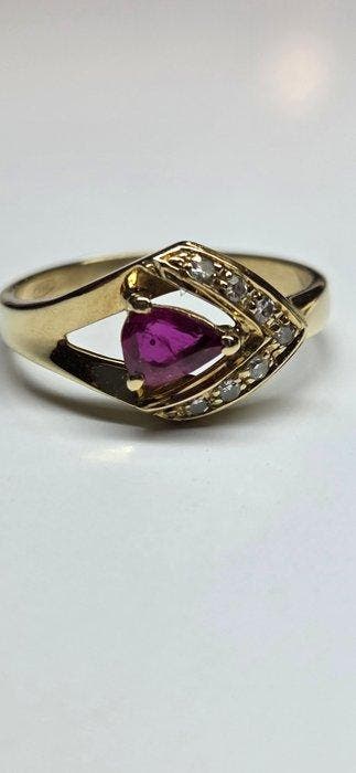 Ring - 18 karaat Geel goud Robijn - Diamant, Nieuw