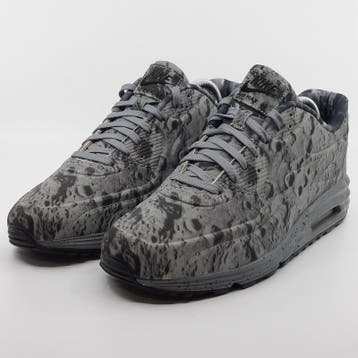 Paar sneakers, maat 44, Nike, Air Max 700098-007