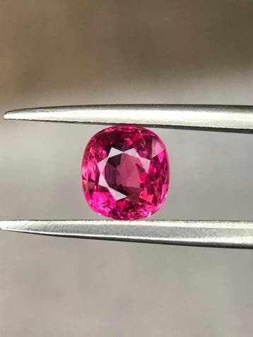 Zonder minimumprijs - 1 pcs Roze Saffier - 0.98 ct - Guild, Nieuw