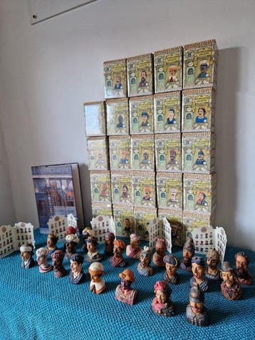 complete kruitvat collectie - Beeldje (24) - kunsthars,
