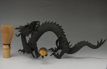brons, koper - Japanse draak sculptuur met heilige edelsteen