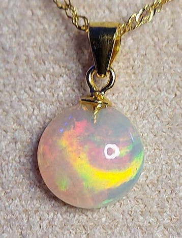 Ethiopisch opaal hanger 1,99 ct op goudverguld S925-zilver