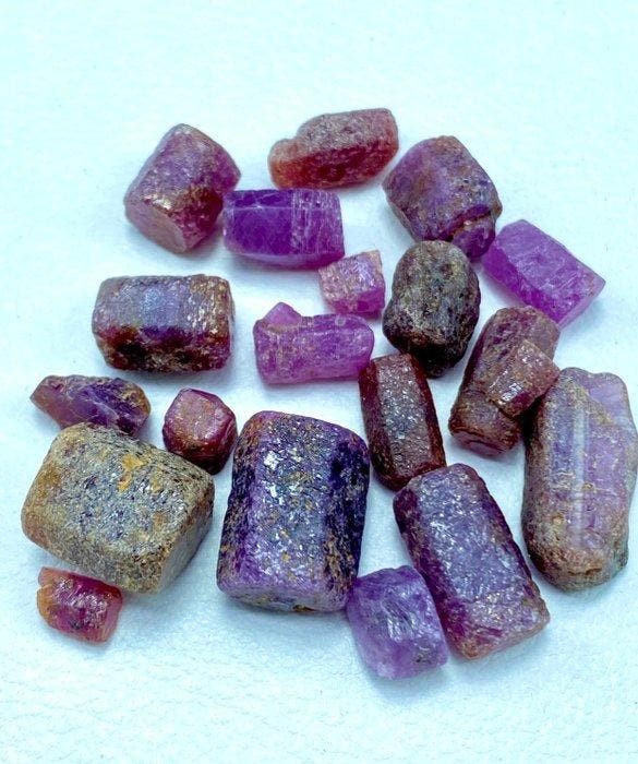 Enthousiaste kwaliteit Ruby Crystals Kristalen - Hoogte: 8, Verzamelen, Mineralen en Fossielen