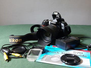 Nikon D70 & Nikon DX zoomlens AF-S Nikkor 18 – 70 mm 1:3.5 –, Nieuw