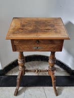 Antikes Nähtischchen – Biedermeier-Beistelltisch mit