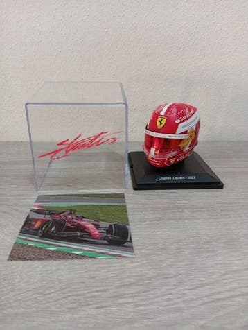 Ferrari - Season Helmet - Charles Leclerc - 2022 - Schaal, Nieuw