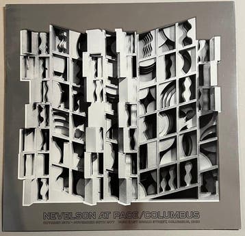 Louise Nevelson (1899–1988) - At Pace Columbus (Silver) -, Antiek en Kunst