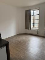 Te huur: Studio Langestraat in Enschede, Huizen en Kamers, Enschede, Overijssel