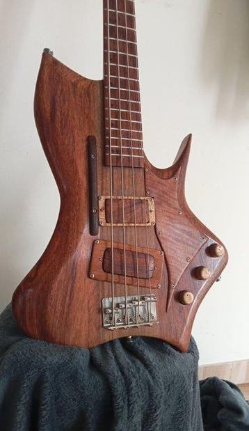 Bassovarius - Autumner - - Elektrische basgitaar - Colombia, Nieuw